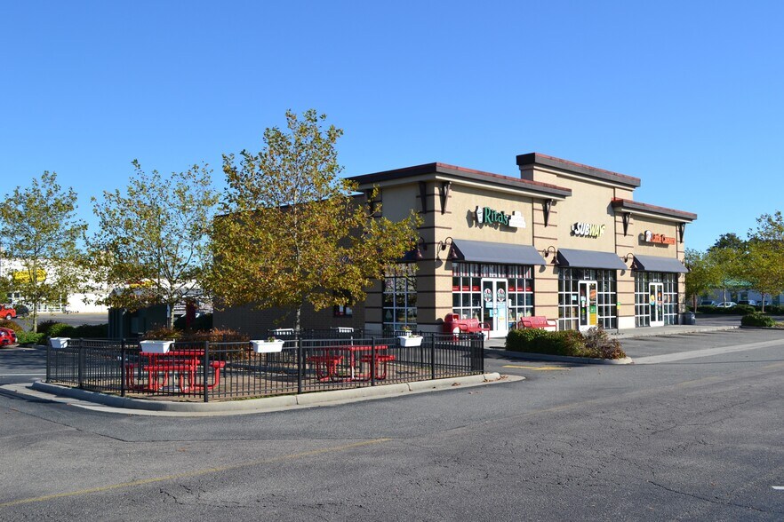 More Photos Of 2300-2332 W Mercury Blvd, Hampton Unknown For Lease