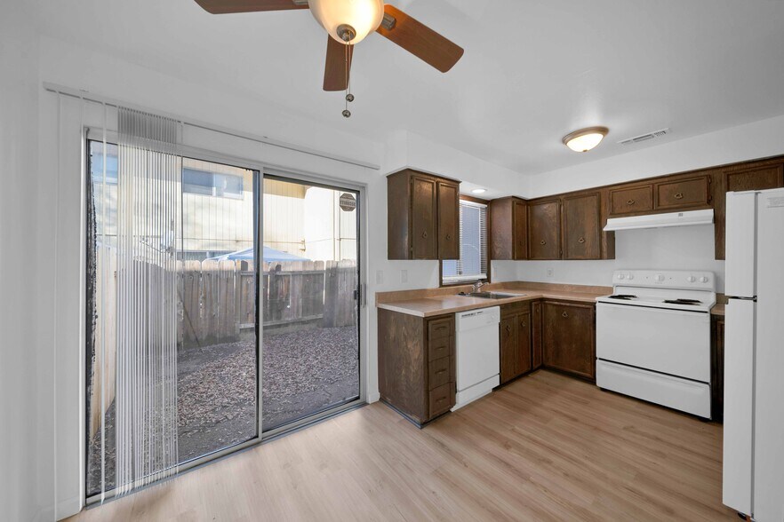 More Photos Of 1091 Del Sol Pl, Redding Apartments For Sale