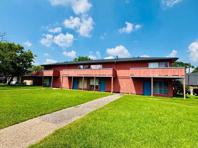 More Photos Of 2816 Lafferty Rd, Pasadena Apartments For Sale