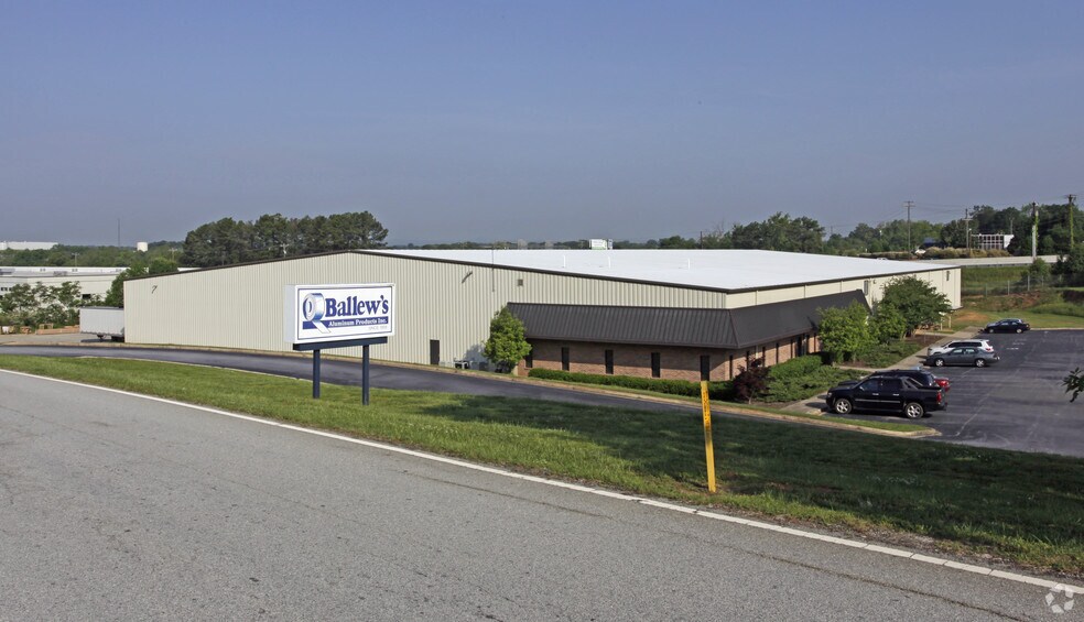 More Photos Of 2 Shelter Dr, Greer Warehouse For Lease