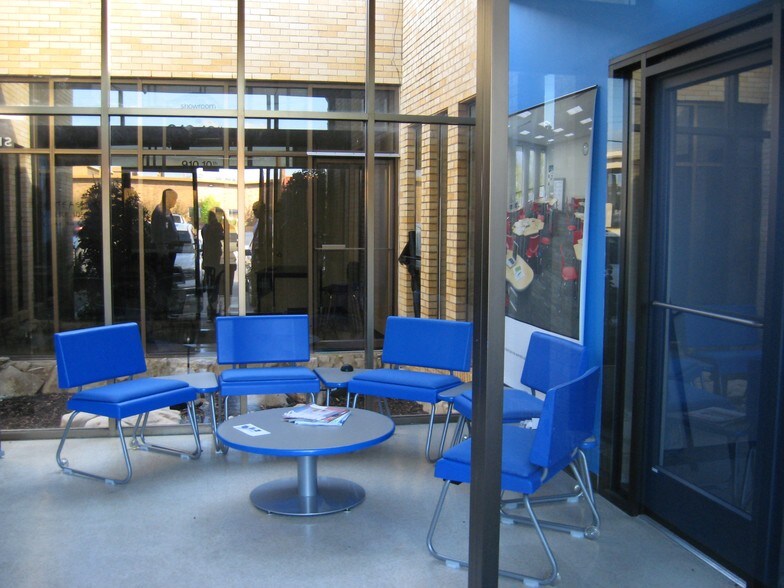 More Photos Of 910 10th St, Plano Warehouse For Lease