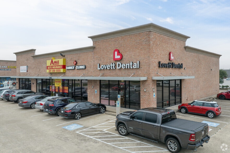 More Photos Of 3402 Hwy 6, Houston Freestanding For Lease