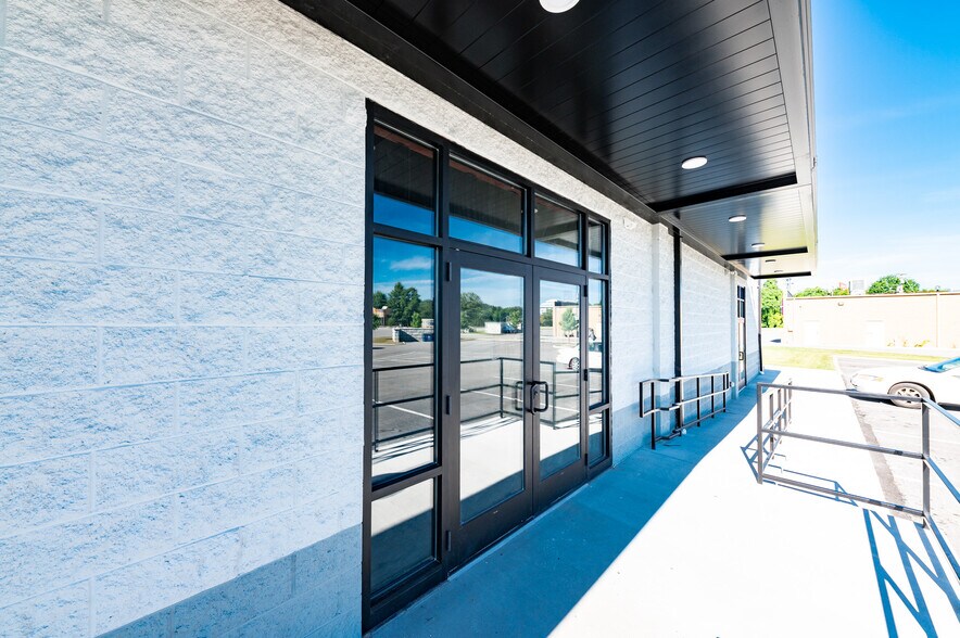 More Photos Of 50 Middletown Loop, White Hall Storefront Retail Office For Lease