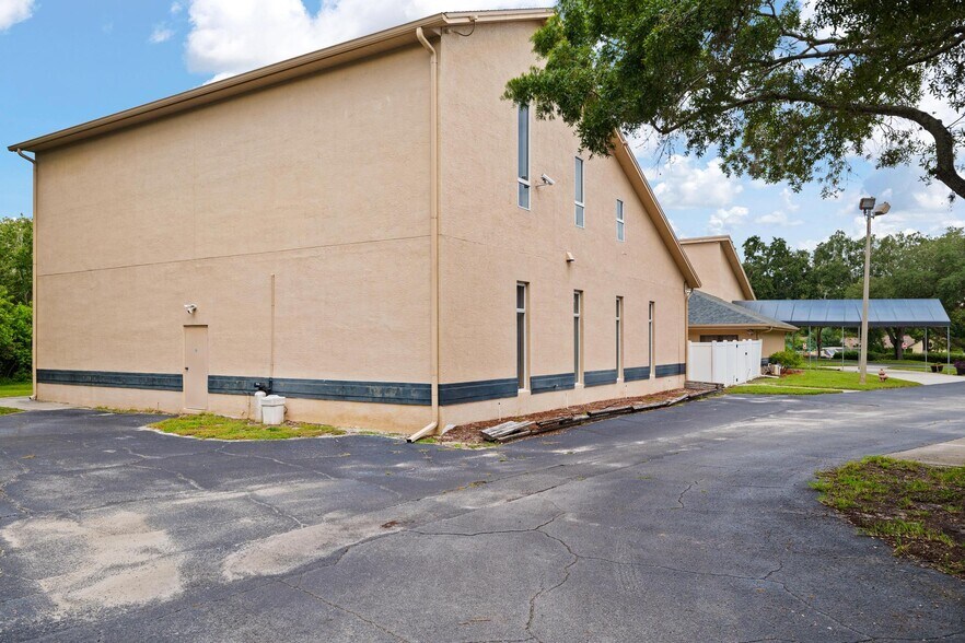 More Photos Of 3730 Tampa Rd, Palm Harbor Freestanding For Lease