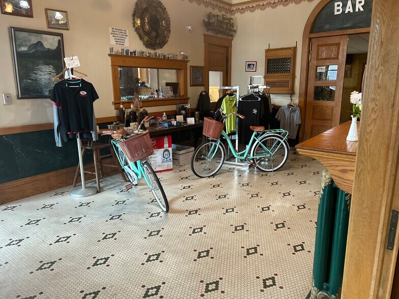 More Photos Of 102 Elkader St, Strawberry Point Hotel For Sale