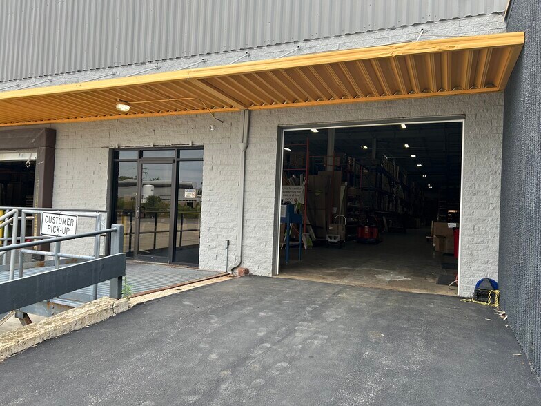 More Photos Of 26401 Fargo Ave, Bedford Heights Warehouse For Lease