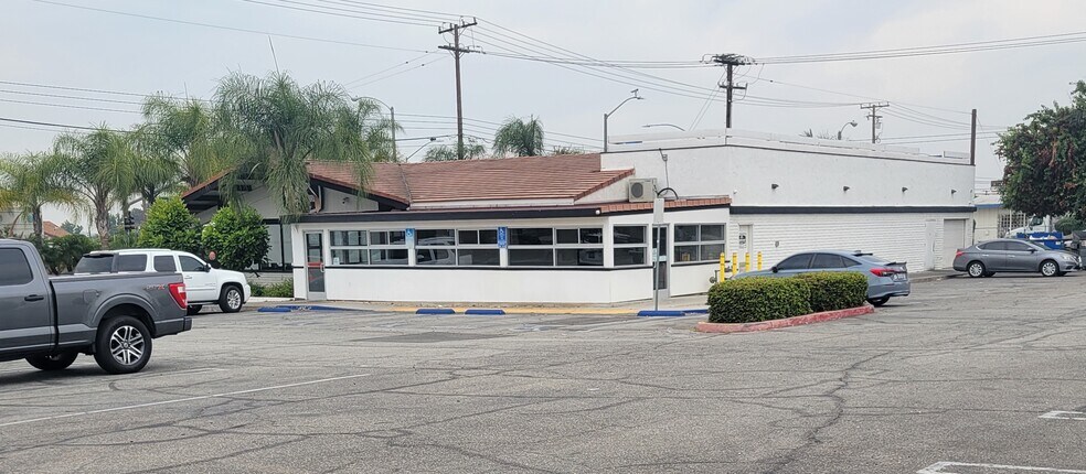 More Photos Of 401 E Foothill Blvd, Pomona Restaurant For Sale