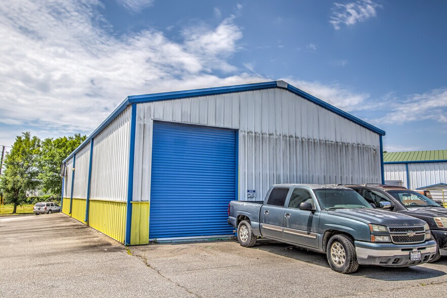 More Photos Of 3002 River Watch Ln, Augusta Flex For Sale