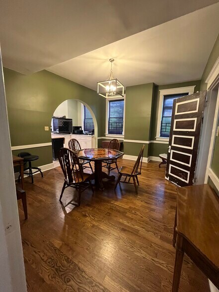 More Photos Of 1233 Peabody Ave, Memphis Office For Sale