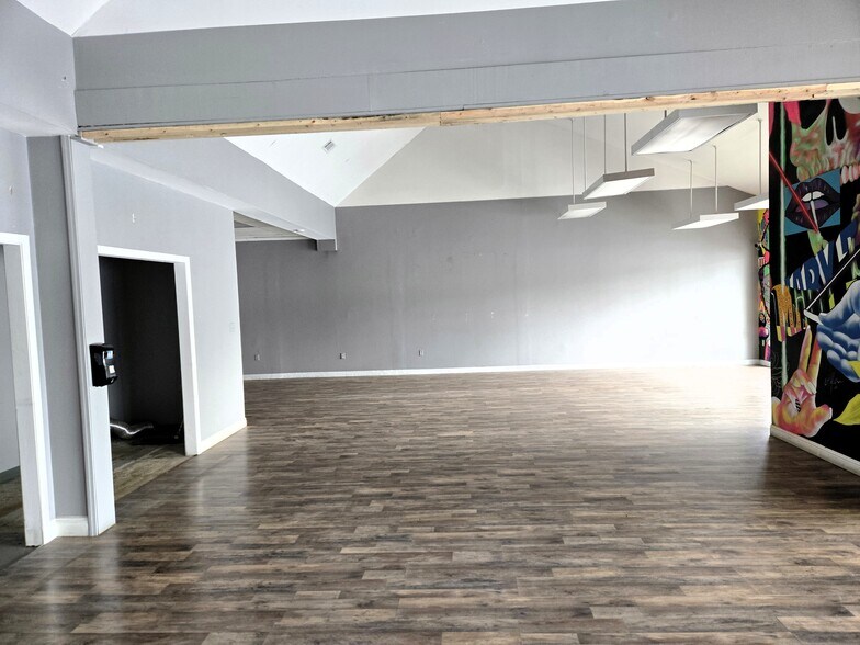 More Photos Of 1701 Euclid Ave, Bristol Medical For Lease
