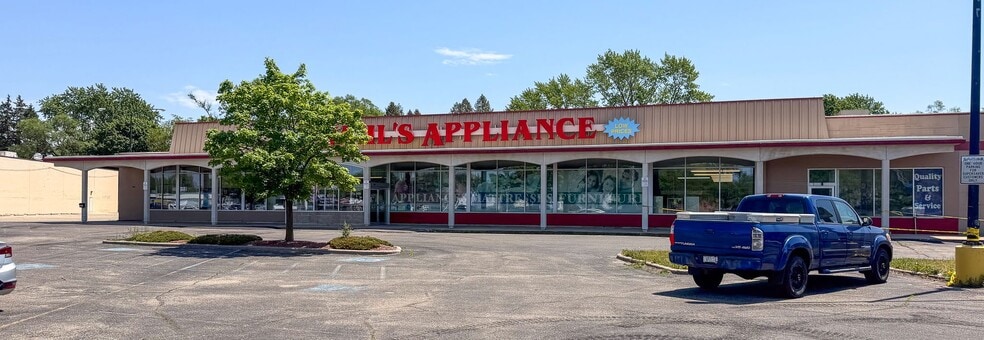 Primary Photo Of 1805 Prairie Ave, Beloit Showroom For Lease