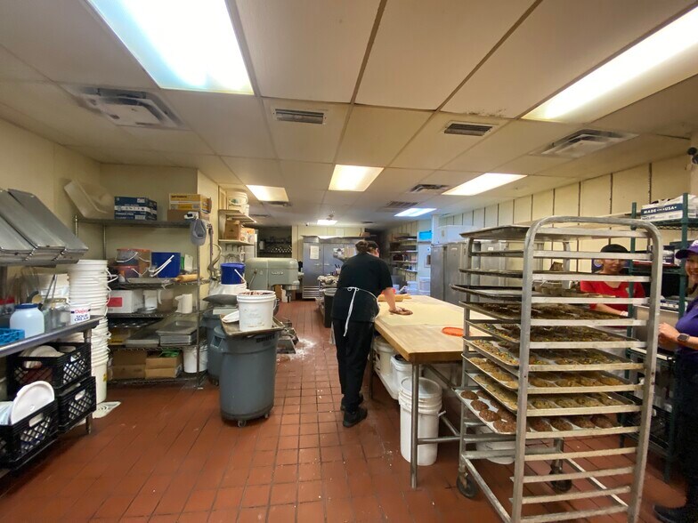 More Photos Of 3504 Highway 365, Nederland General Retail For Lease