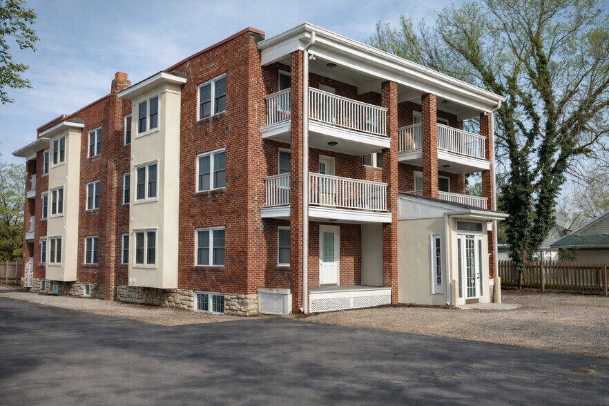 More Photos Of 709 W Truman Rd, Independence Apartments For Sale