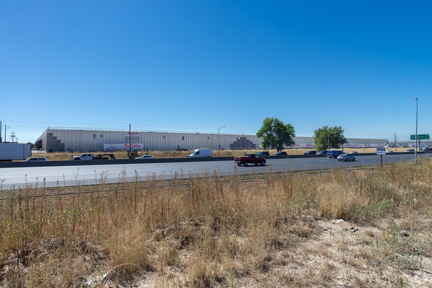 More Photos Of 11275 E 40th Ave, Denver Warehouse For Lease