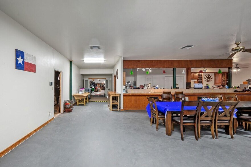 More Photos Of 31633 US-377 Hwy, Gordonville Light Distribution For Sale