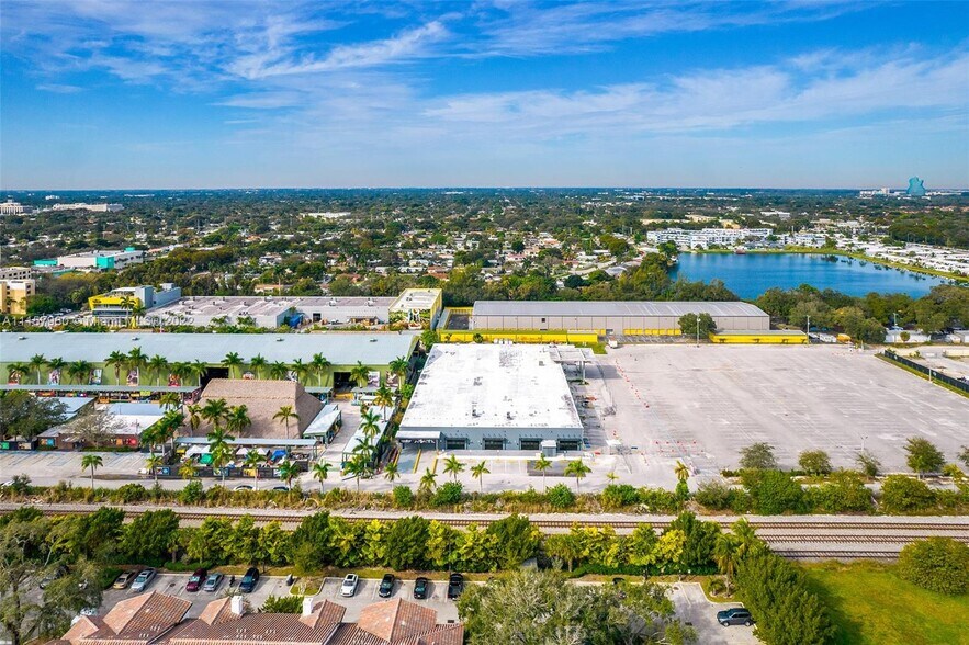 More Photos Of 1954 N 30th Rd, Hollywood Office For Lease