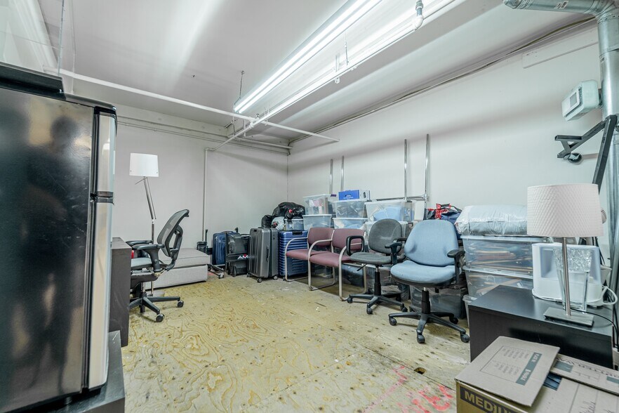 More Photos Of 1435 Huntington Ave, South San Francisco Showroom For Sale