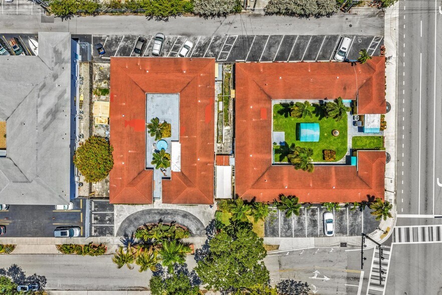 More Photos Of 418 S Federal Hwy, Hollywood Hotel For Sale
