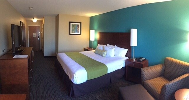 More Photos Of 627 S 2nd St, Central City Hotel For Sale