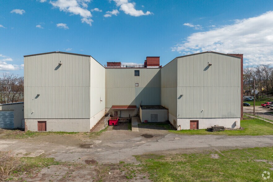 More Photos Of 30 Charlotte St, Binghamton Warehouse For Lease