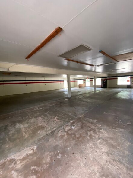 More Photos Of 928 White Ave, Graceville Light Manufacturing For Sale