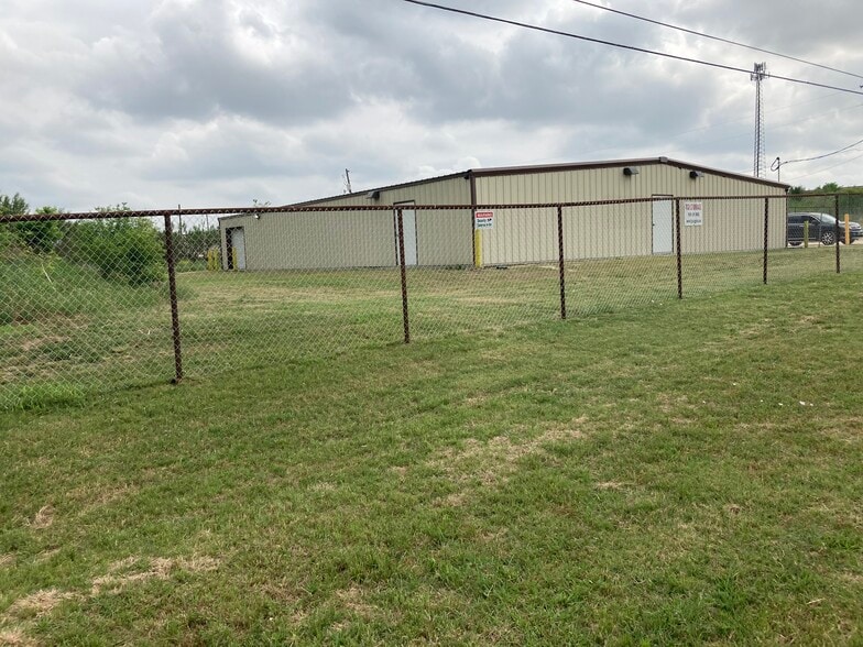 More Photos Of 4017 Interstate 10, Seguin Self Storage For Sale