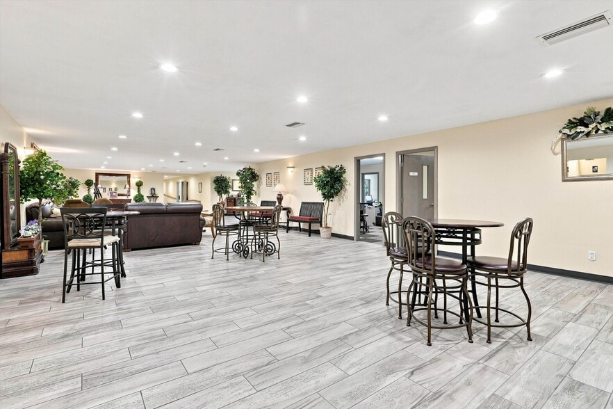 More Photos Of 7602 Kenya St, Jacksonville Specialty For Sale