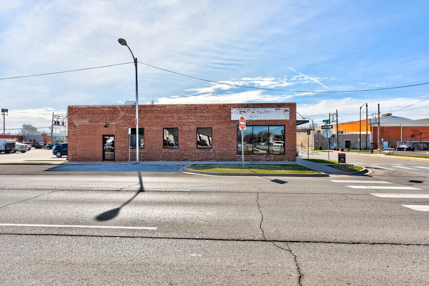 More Photos Of 121 N Crawford Ave, Norman Office For Lease
