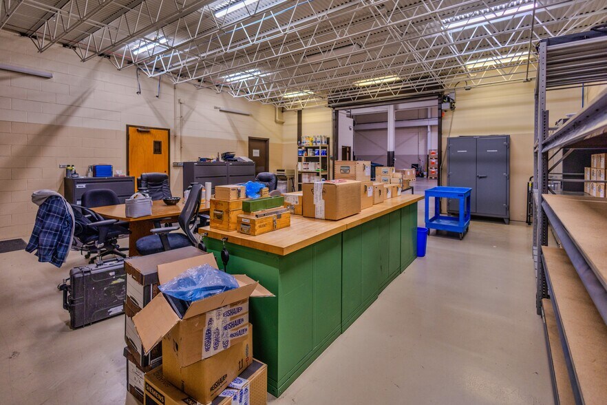 More Photos Of 1525 Holmes Rd, Elgin Industrial For Sale