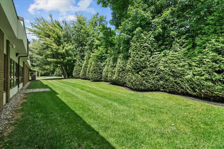 More Photos Of 72 Summit Ave, Montvale Office Residential For Lease
