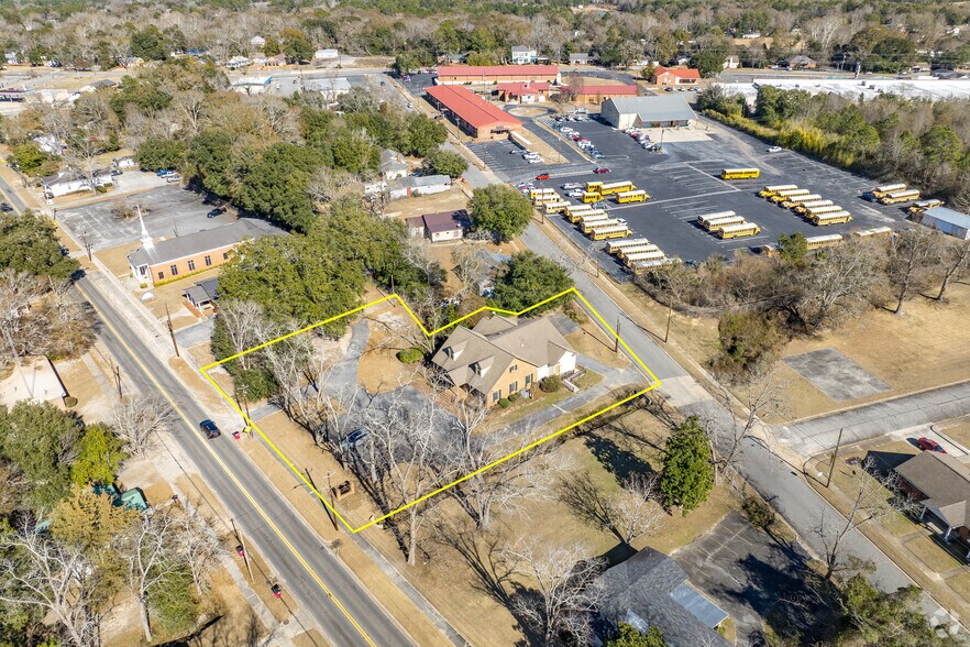 More Photos Of 501 Griffin Ave, Eastman Office For Sale