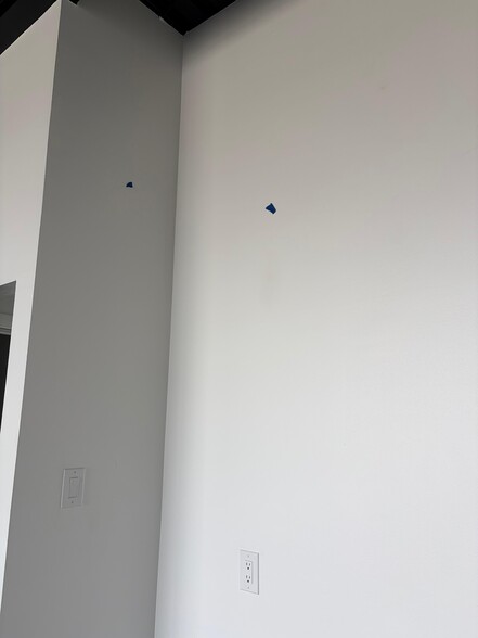 More Photos Of 16313 North Fwy, Houston Distribution For Lease