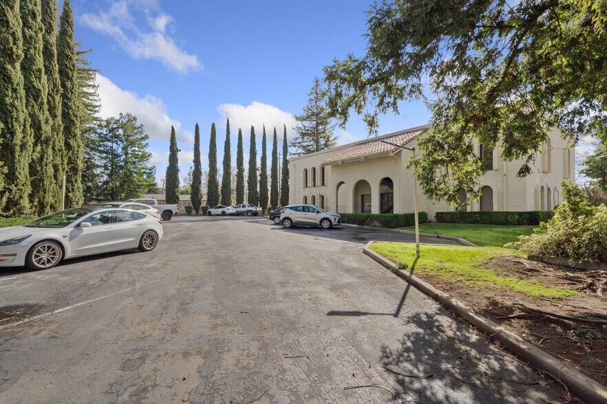 More Photos Of 231 Old Bernal Ave, Pleasanton Office For Sale