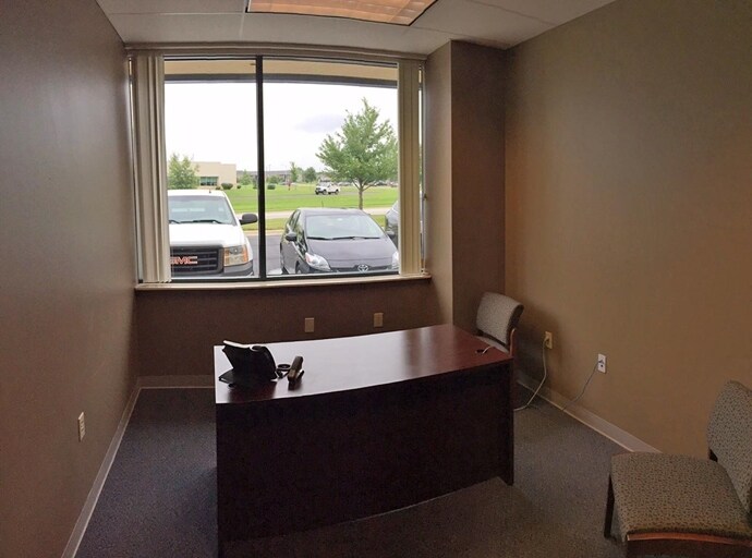 More Photos Of 1630 E Bradford Pky, Springfield Medical For Lease