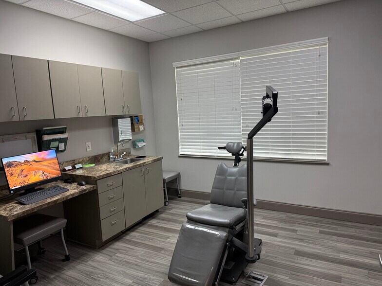More Photos Of 201 Oakside Ln, Canton Medical For Lease