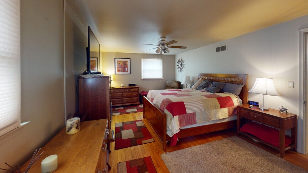 More Photos Of 721 S Michigan Ave, Howell Office Residential For Sale