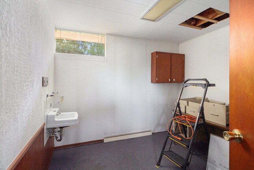 More Photos Of 5204 Davison Rd, Burton Medical For Sale