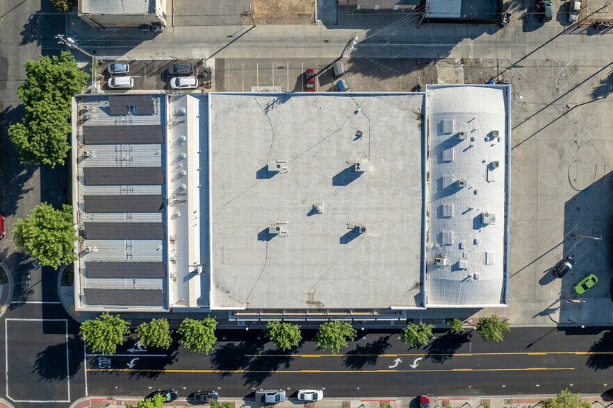 More Photos Of 345 W 18th St, Merced Storefront For Sale