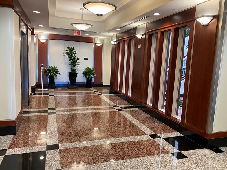 More Photos Of 7001 Heritage Village Plz, Gainesville Office For Lease