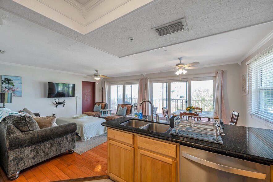 More Photos Of 1809 Gulf Blvd, Indian Rocks Beach Apartments For Sale