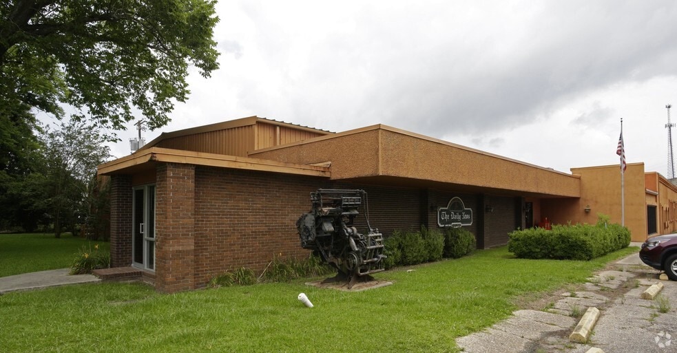 Primary Photo Of 525 Avenue V St, Bogalusa Office For Sale