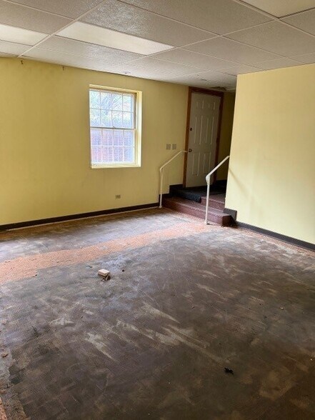 More Photos Of 1147 Rose Hill Dr, Charlottesville Office For Sale