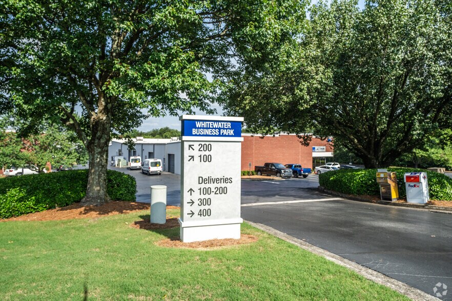 More Photos Of 200-240 Cobb Pky N, Marietta Unknown For Lease