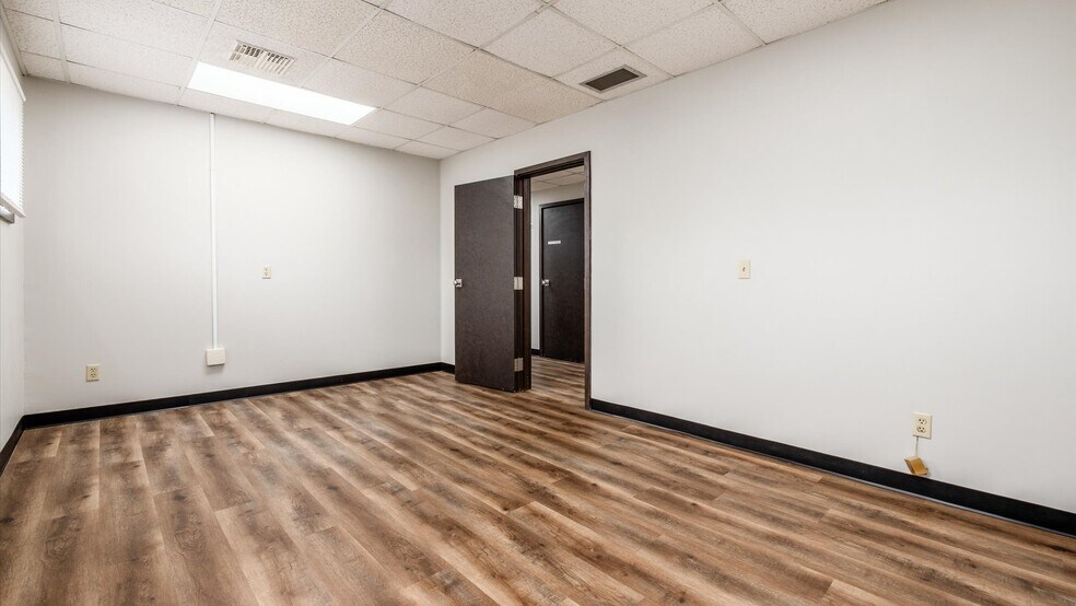 More Photos Of 830 Bethesda Dr, Zanesville Medical For Sale