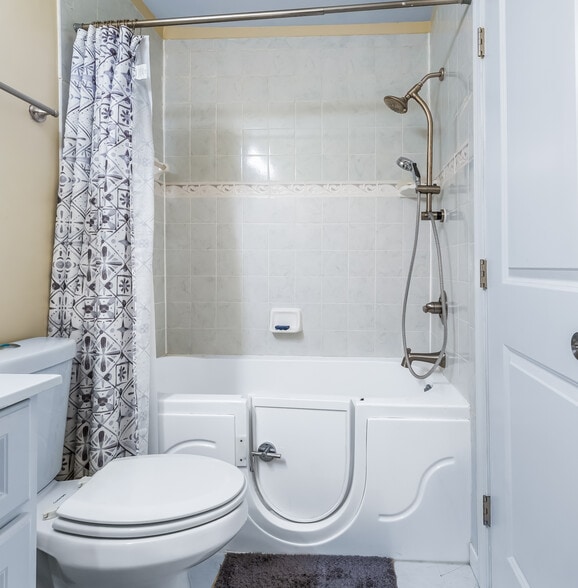 More Photos Of 208 Prenton St, Upper Marlboro Healthcare For Sale