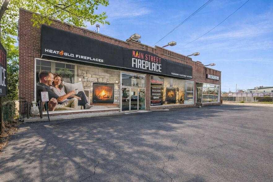 More Photos Of 318 E Main St, Patchogue Freestanding For Sale