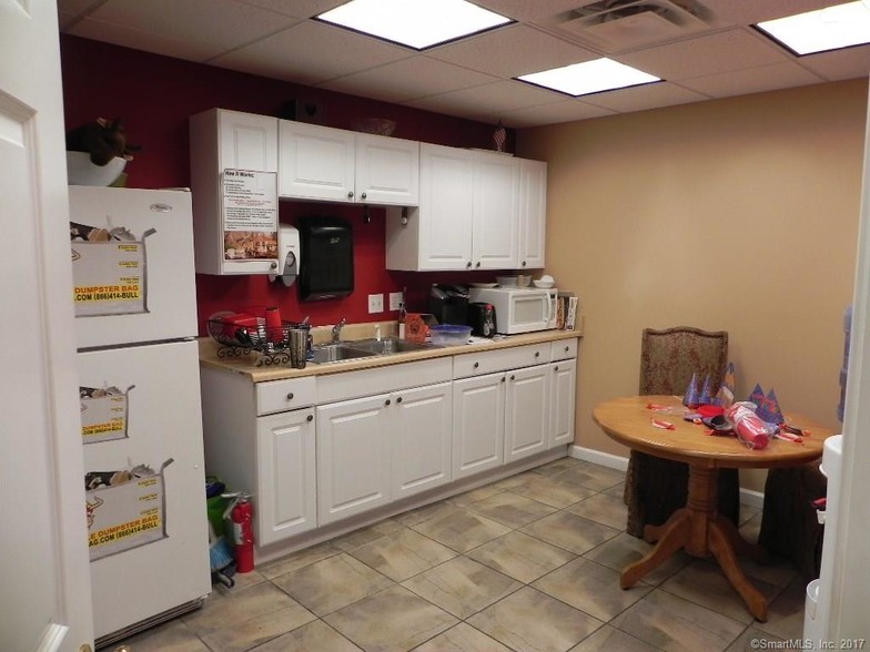 More Photos Of 8 Route 80, Killingworth Warehouse For Lease