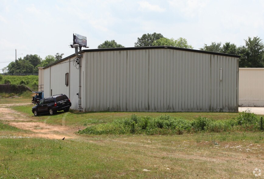 More Photos Of 9129 Old Atlanta Hwy, Covington Distribution For Lease