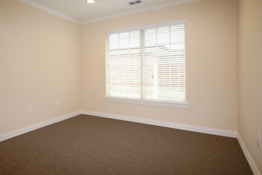 More Photos Of 425 Old Newman Rd, Frisco Unknown For Lease