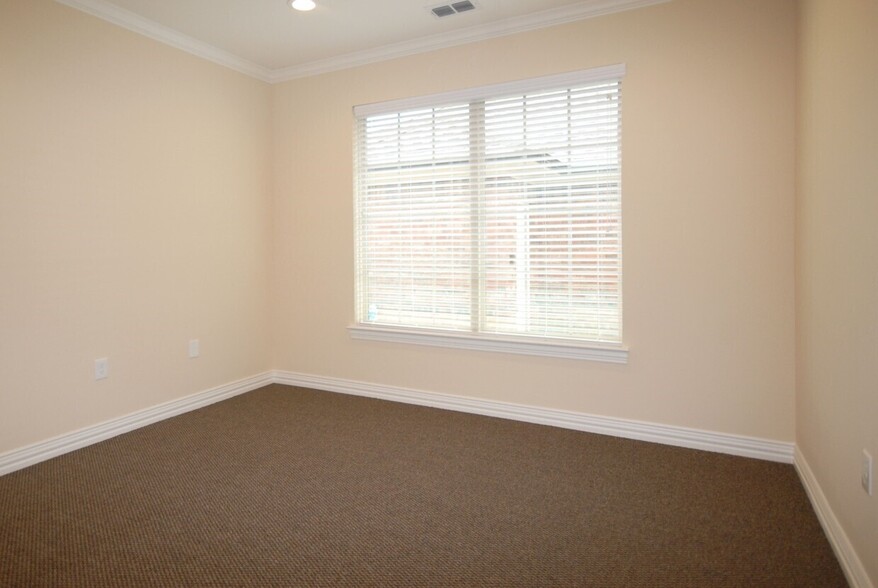 More Photos Of 425 Old Newman Rd, Frisco Medical For Lease